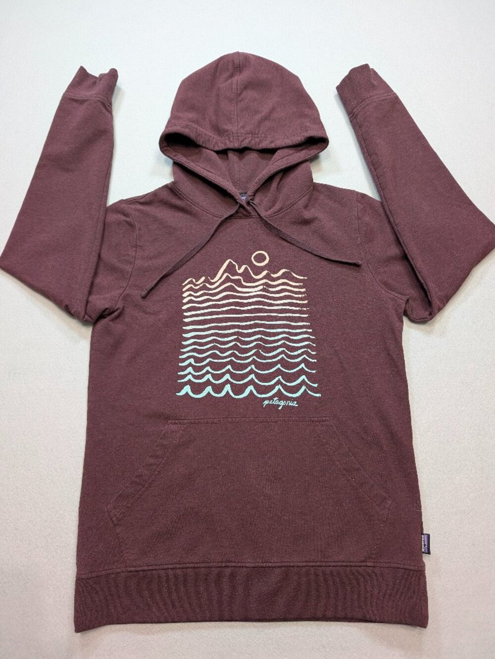 Patagonia Wavy Maybe Ahnya Burgundy Graphic Hoodie Women's M